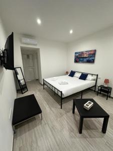 BARI VALONA ROOMS
