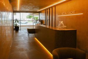 Setai Yacht Premium - By Almare Flats