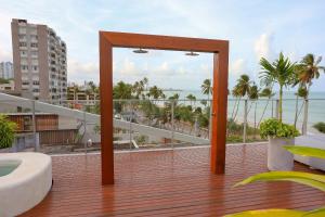 Setai Yacht Premium - By Almare Flats