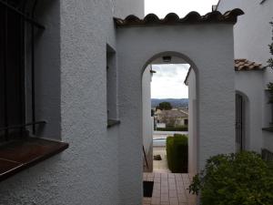 Casa Familiar con Jardín Privado y Piscina, Cerca de la Playa - LEstartit - ES-323-82