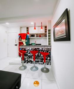 50m DA PRAIA, Piscina, Portaria 24h, Estacionamento Interno, Churrasqueira