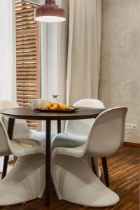 Elegancki apartament od dziedzińca, parking, Rynek 700 m