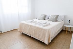 Linea Recta Sur- Macá Tobiano, departamento amplio, dos dormitorios, patio con parrilla, a pasos del mar