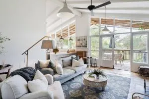 Cottage Enchantment Blooming Garden Getaway - Merricks