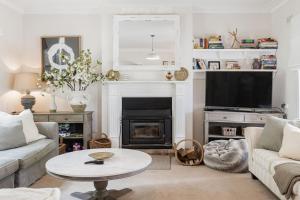 Ardbrae Countryside Tranquility with a Charming Cottage