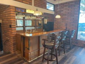 Mountain Top Luxury Red Rocks Hot tub Sauna Views