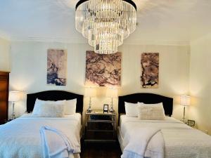 Deluxe Quadruple Room room in Inn at 410 B&B