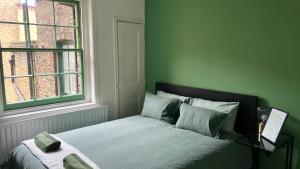 Rooms in Westminster (Central London)