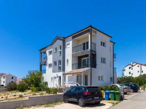 Apartments with a parking space Brodarica, Sibenik - 21490