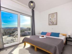 Apartments with parking space Brodarica, Sibenik - 21490