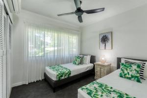 Unit 4 @ Tropical Reef Apartments