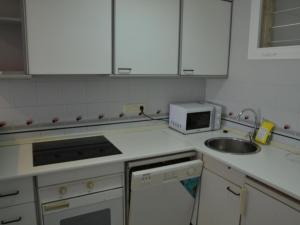 Apartamento en LEstartit con piscina, terraza y a 5 minutos de la playa - ES-323-27