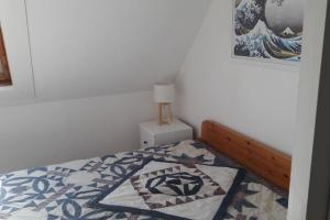 BRIGHT AND QUIET APARTMENT 5 MNS FROM THE BEACH