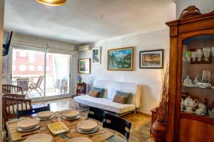 The Rose by Hello Homes Sitges