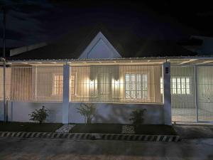 Japandi Home B - Fully Aircon, WIFI, Hot shower, 24hGuard, Center, near Malls