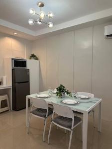 Japandi Home B - Fully Aircon, WIFI, Hot shower, 24hGuard, Center, near Malls