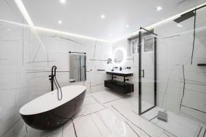 REF 2134 - Cannes - Magnificent villa for rent