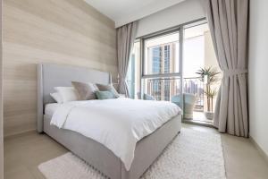 Stunning 2 Bedroom Apartment with Burj Views in Walking Distance to Dubai Mall