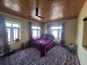 Hotel O Home Mehdi Homestay