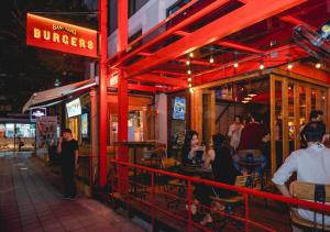 Holiday Inn Express Bangkok Sukhumvit 11 by IHG