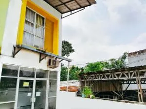 Eleven Guest House Syariah - Sukaraja