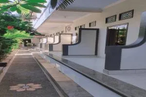 SPOT ON 93740 Madame Guesthouse - Mangsit