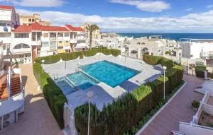 Lovely Apartment In Torrevieja - توريفايجا