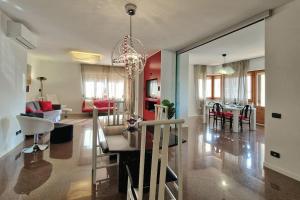 [12 posti] Wi-Fi AC Free parking Jacuzzi