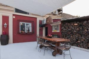 Zoes Yard family Summer House at Mon Repos