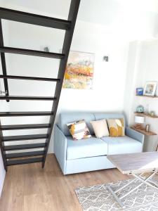 Chambre avec mezzanine dans une maison dartiste