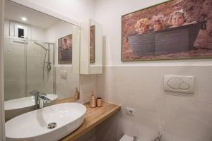 Orange apartment - Genoa City Center