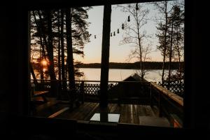 WYPOCZYWANKO DOMEK PIERWSZA LINIA BRZEGOWA