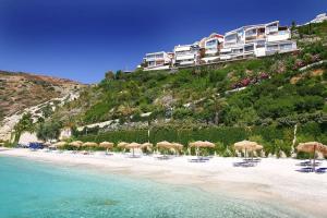 Luxurious Flat with Sea View & Private Beach