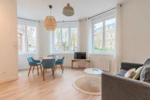 One bedroom apartment with parking, city center - 讷维尔昂费兰