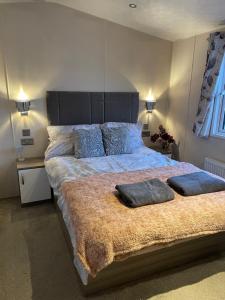 Beautiful 2 bedroom caravan on Billing Aquadrome