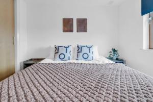 Sleek City Living with Bicocca Stays