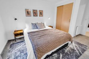 Sleek City Living with Bicocca Stays