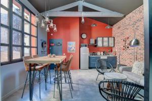 Superbe Loft industriel 3 pièces, classé 4 étoiles, proche Palais des Festivals