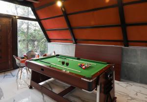 ELIVAAS 3 BHK with Treehouse & Pvt Pool - Handas Gateway