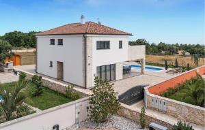 Nice Home In Krnica With Kitchen