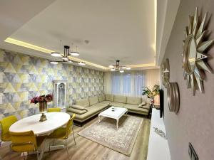 Skopje Sky Apartment 32nd floor,free parking