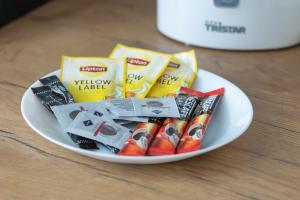 Nautica Raginisa Cosy Apartment by BookingHost