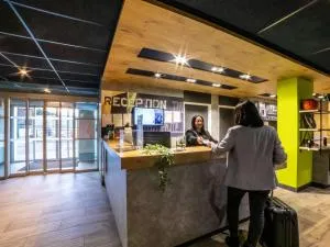 巴黎克利希马雷宜必思快捷酒店  - 热讷维耶