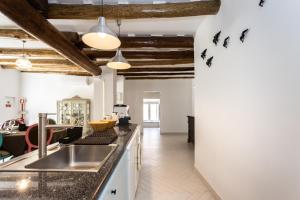 Postigo do Cais - By Y Concept