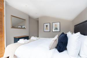 Charming 4 Bed Victorian House in Clapham Old Town