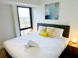 Superb Views Overseeing Albert Park 1BR Apartment - Middle Park