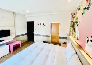 Phòng Tiêu Chuẩn Giường Đôi Lớn (Standard Queen Room)