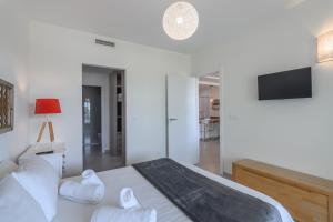 Ocean Homes by Ĥ - Playa de los Haraganes HOHH7002P85