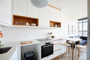 City Style with Striking Views