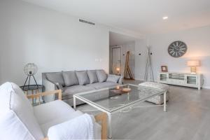 Los Camaleones by Ĥ - Playa de los Haraganes HLHC3304P4